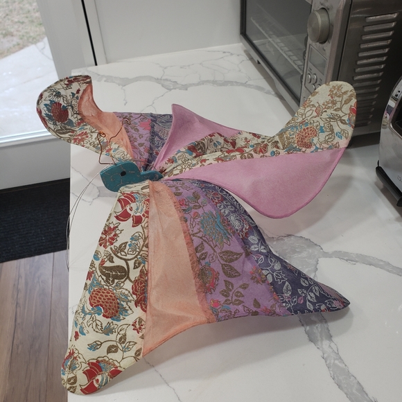 **SOLD** Set of Silk Paper Butterflies Mobil BNWT - Picture 7 of 7